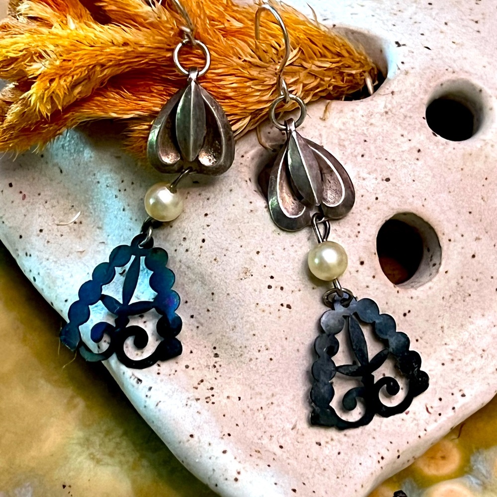 fleur-de-lis hearts Dangle Earrings colors antique silver NO Saints!